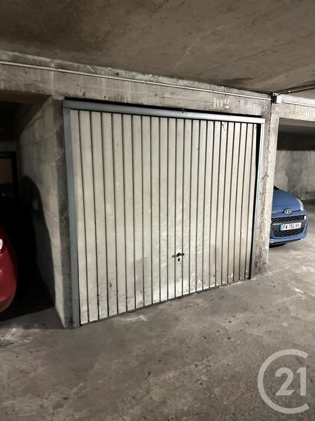 parking - NANTES - 44